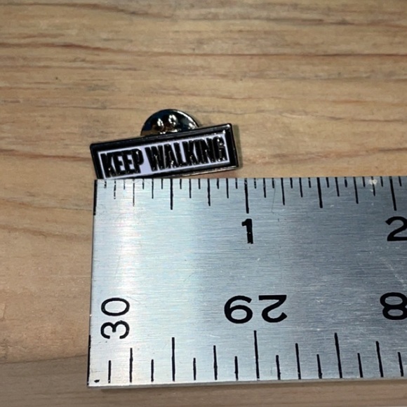 NEW! Johnnie Walker “Keep Walking” collectible enamel pin - Picture 2 of 7